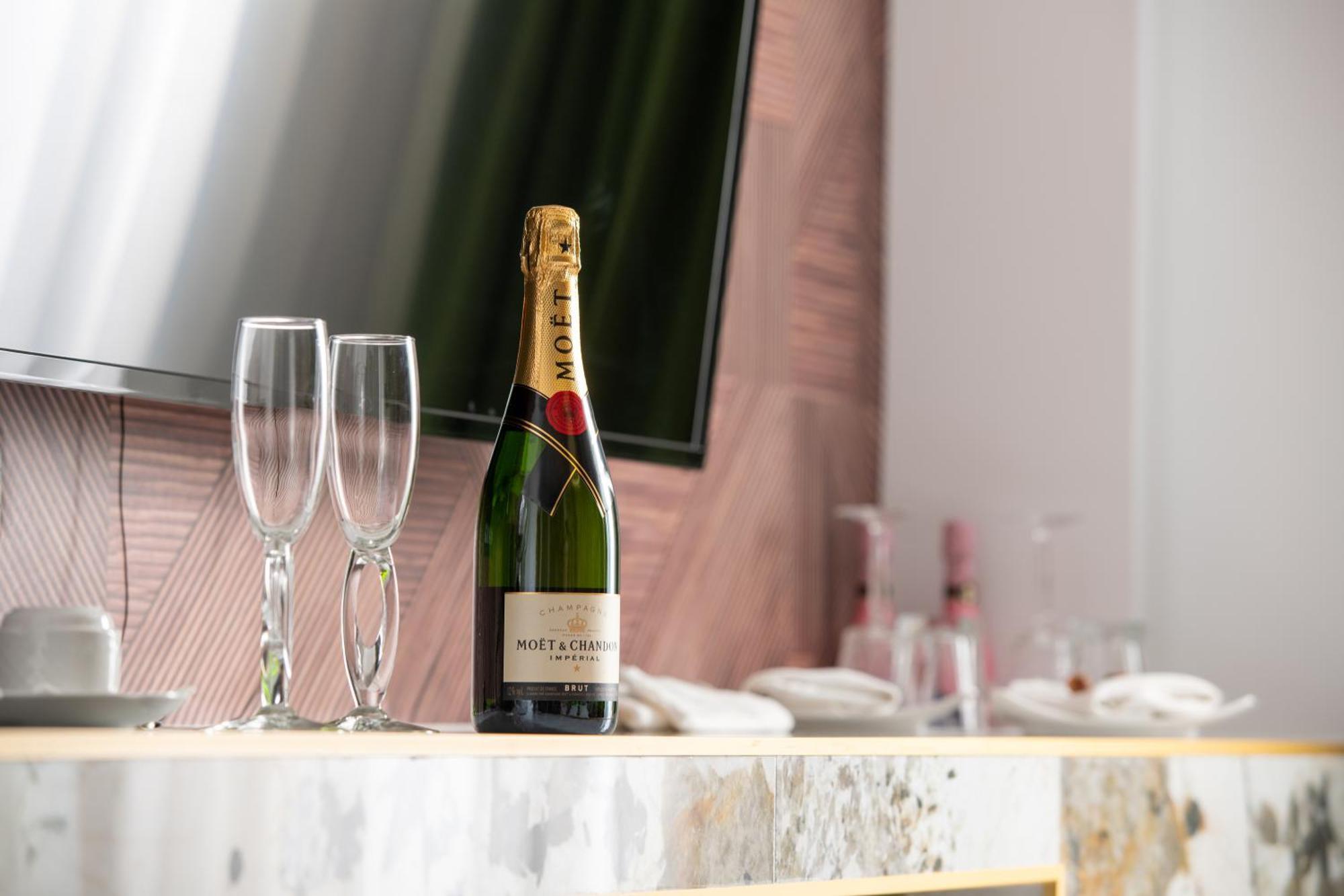 Pela Veranda Exquisite Suites Неос Мармарас Екстериор снимка