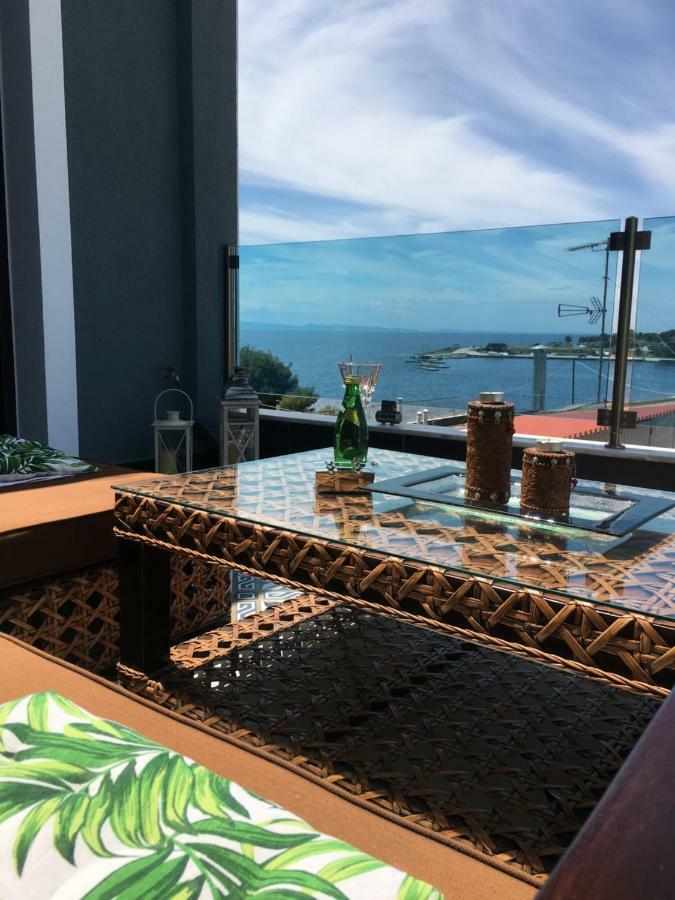 Pela Veranda Exquisite Suites Неос Мармарас Екстериор снимка