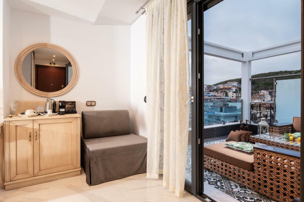 Pela Veranda Exquisite Suites Неос Мармарас Екстериор снимка