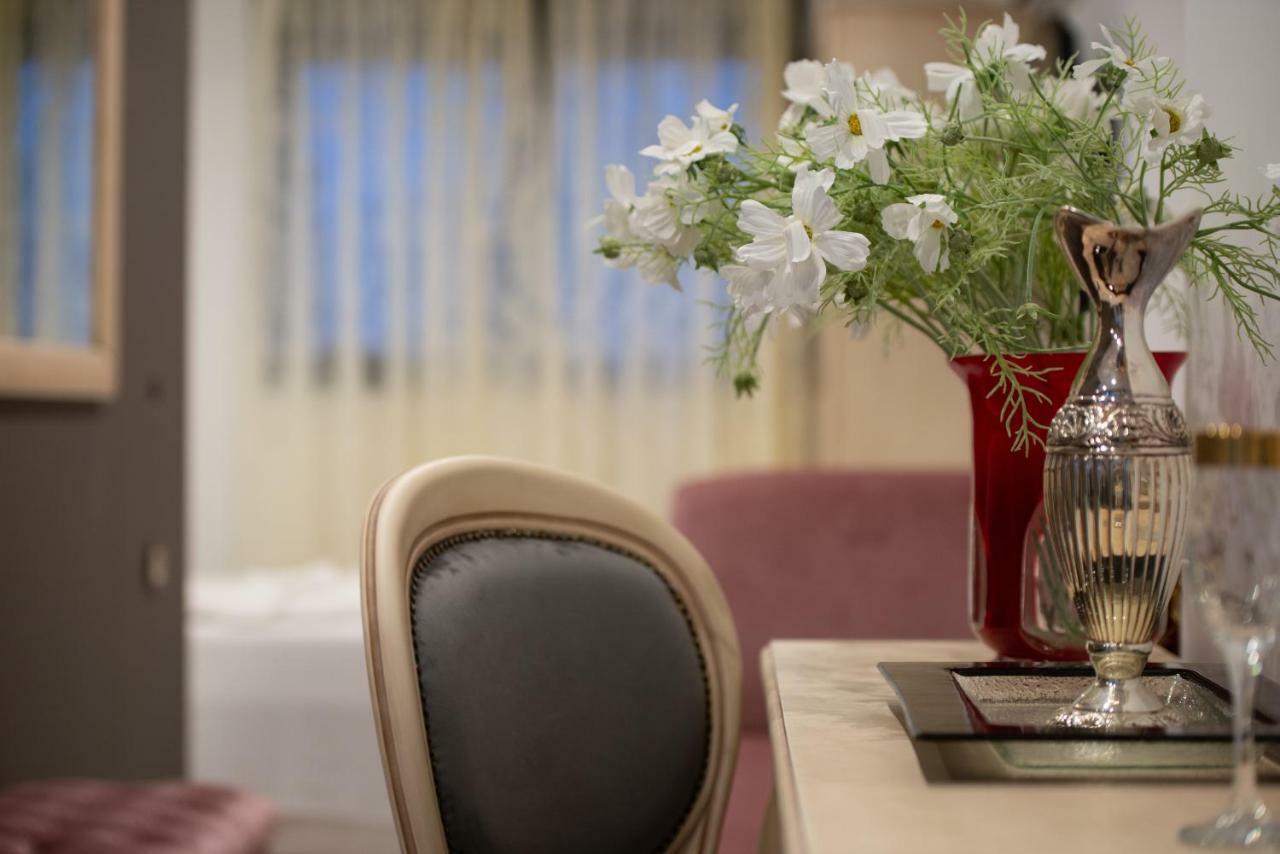 Pela Veranda Exquisite Suites Неос Мармарас Екстериор снимка